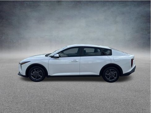 Used 2025 Kia K4 FWD image 6
