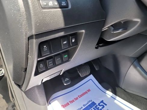 Used 2018 Nissan Rogue SV w/ Sun & Sound Touring Package AWD/4WD image 13