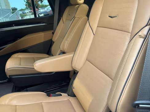Used 2026 Cadillac Escalade Luxury w/ Touring Package AWD/4WD image 5