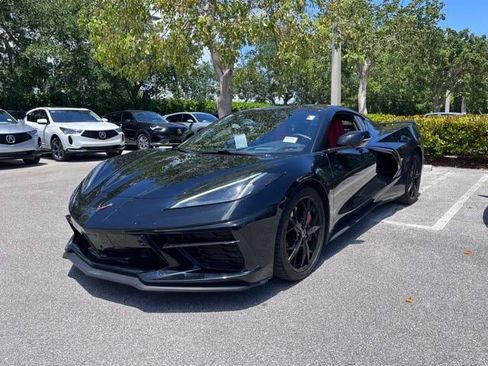 Used 2020 Chevrolet Corvette Stingray Preferred Cpe w/ 2LT Preferred Equipment Group RWD image 3
