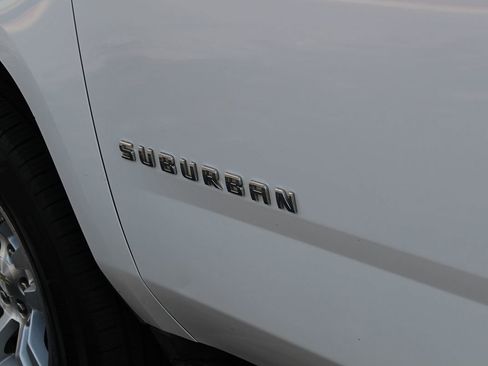 Used 2020 Chevrolet Suburban LT RWD image 54