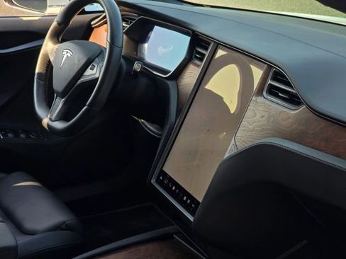 Used 2020 Tesla Model S Long Range Plus image 15