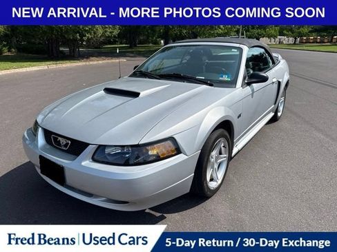 Used 2000 Ford Mustang GT RWD image 3