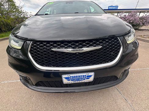 Used 2022 Chrysler Pacifica Touring-L FWD image 19
