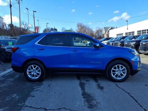 Used 2024 Chevrolet Equinox LT image 2