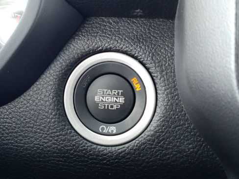 Used 2025 RAM 1500 Big Horn AWD/4WD image 11
