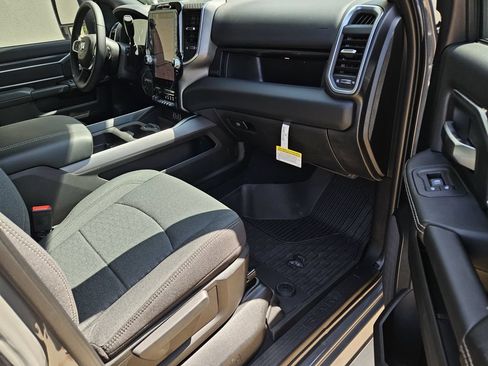 New 2026 RAM 2500 Lone Star AWD/4WD image 7