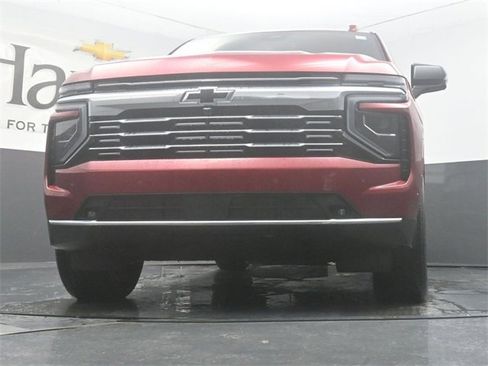 New 2025 Chevrolet Suburban Premier image 4