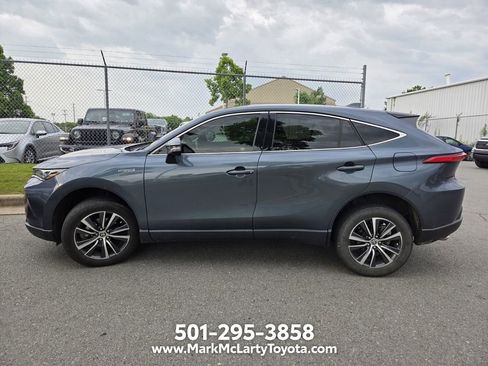 Used 2021 Toyota Venza LE AWD/4WD image 8