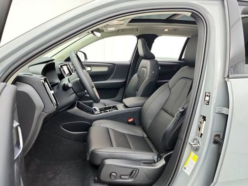 New 2026 Volvo XC40 B5 Plus w/ Protection Package Premier AWD/4WD image 17