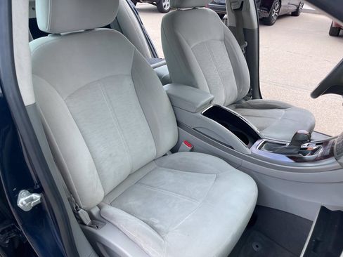 Used 2010 Buick LaCrosse CX FWD image 32