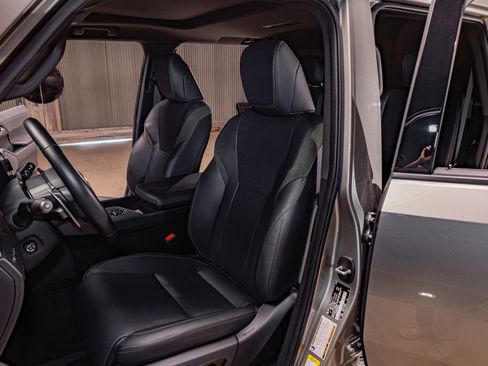 Used 2024 Lexus GX 550 AWD/4WD image 21