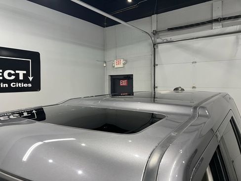 Used 2016 Land Rover LR4 HSE image 15