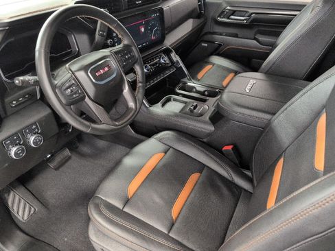Used 2024 GMC Sierra 2500 AT4 w/ AT4 Premium Plus Package AWD/4WD image 9