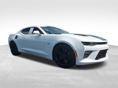 Used 2017 Chevrolet Camaro SS RWD image 7