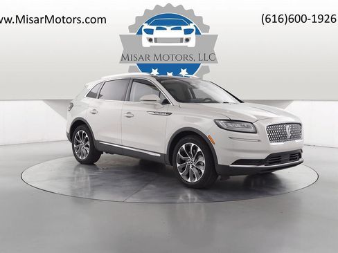 Used 2022 Lincoln Nautilus Reserve w/ Class II Trailer Tow Package image 1