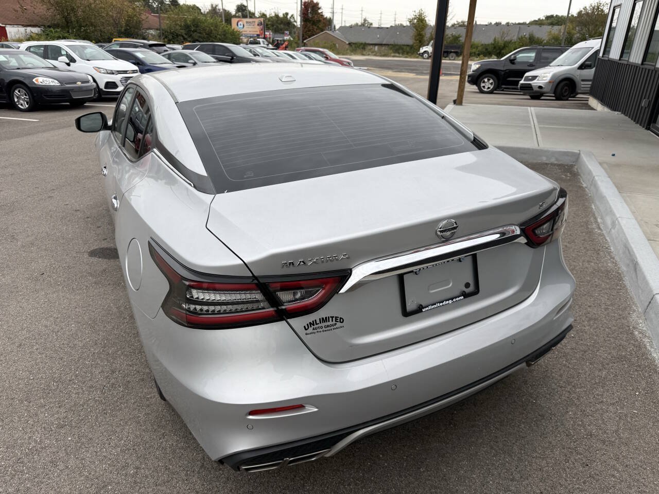 Used 2021 Nissan Maxima 3.5 SV w/ Floor Mat Group FWD image 11