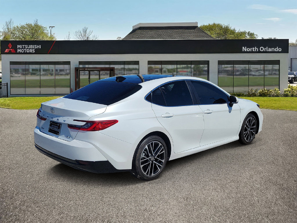 Used 2025 Toyota Camry XLE FWD image 4