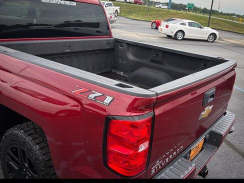 Used 2018 Chevrolet Silverado 1500 LT w/ All Star Edition AWD/4WD image 9