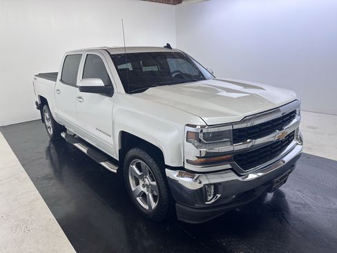 Used 2018 Chevrolet Silverado 1500 LT w/ All Star Edition image 15