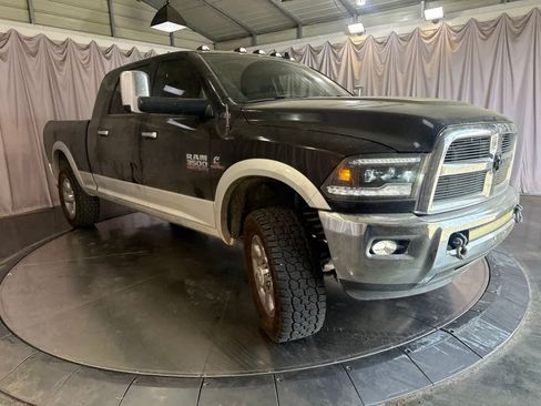 Used 2015 RAM 3500 Laramie AWD/4WD image 3