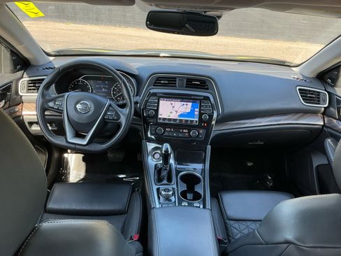 Used 2017 Nissan Maxima Platinum FWD image 17