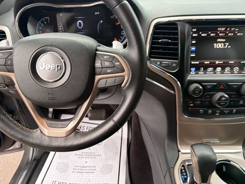 Used 2017 Jeep Grand Cherokee Limited AWD/4WD image 27