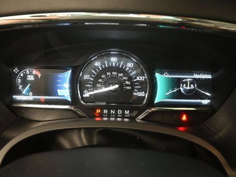 Used 2016 Lincoln Navigator Select AWD/4WD image 12