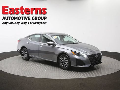Used 2023 Nissan Altima 2.5 SV w/ SV Premium Package AWD/4WD image 49