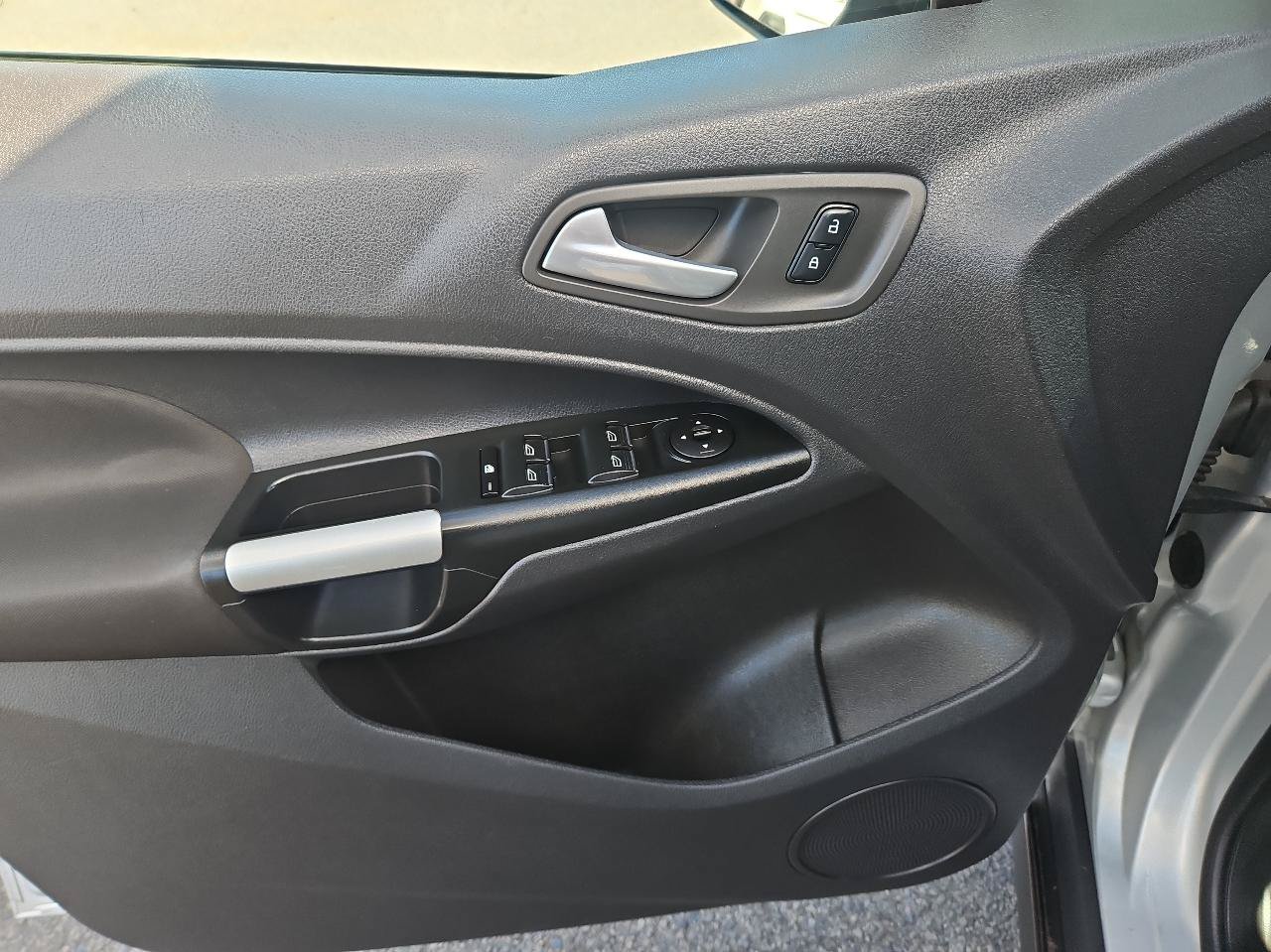 Used 2017 Ford Transit Connect XLT FWD image 14