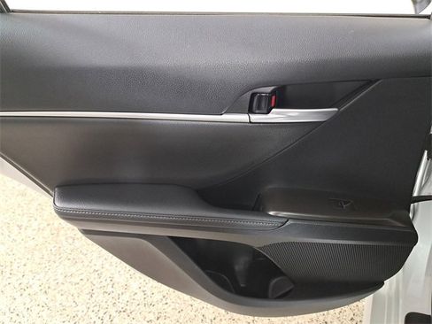 Used 2023 Toyota Camry XLE image 14