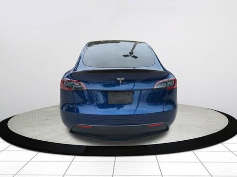 Used 2025 Tesla Model Y Long Range RWD image 4
