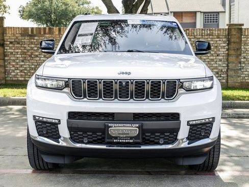 Used 2021 Jeep Grand Cherokee L Limited w/ Luxury Tech Group II image 11