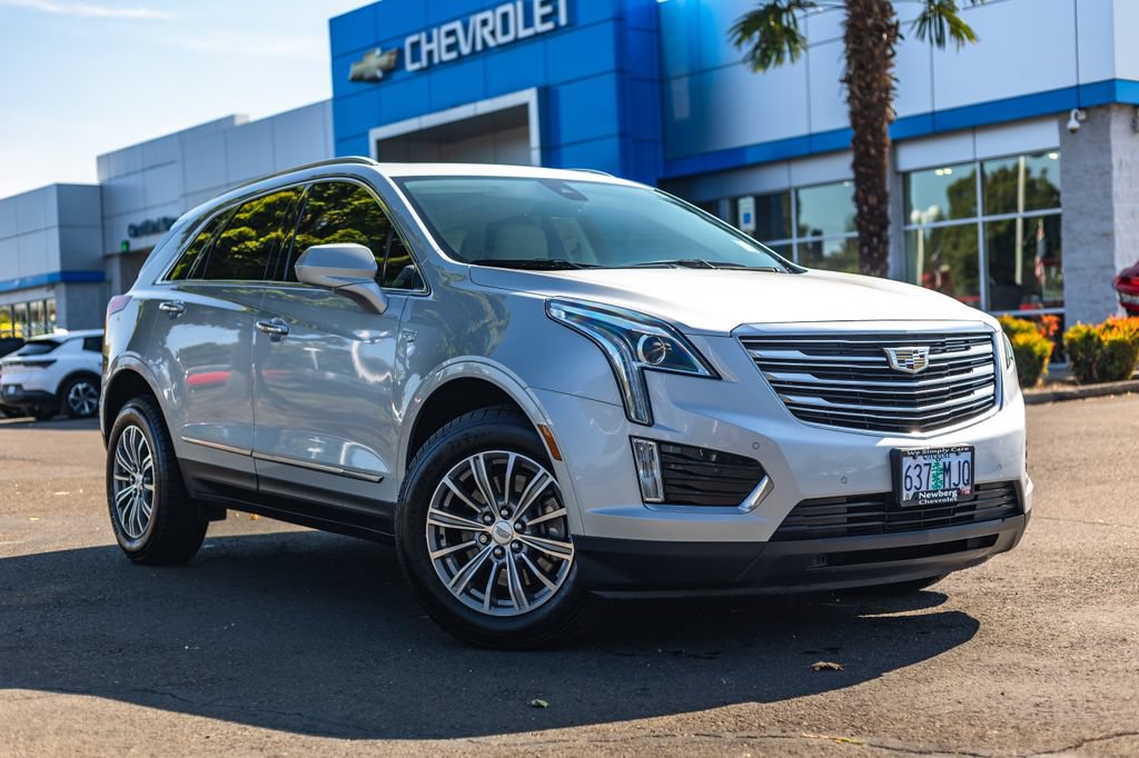 Used 2017 Cadillac XT5 Luxury w/ Driver Awareness Package AWD/4WD image 1
