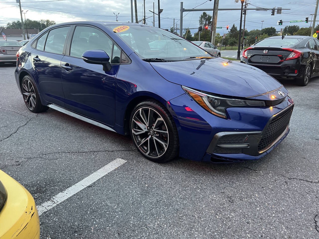 Used 2020 Toyota Corolla SE w/ SE Premium Package FWD image 3