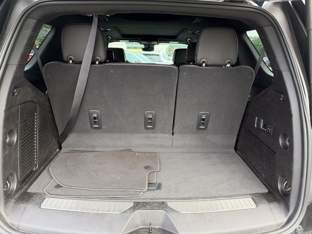 Used 2023 Chevrolet Tahoe High Country AWD/4WD image 5
