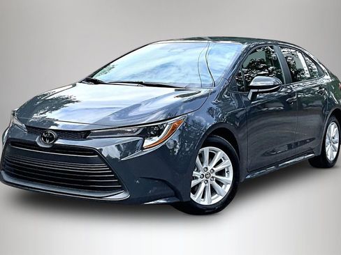 Used 2025 Toyota Corolla LE w/ LE Premium Package FWD image 1