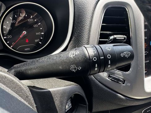 Used 2020 Jeep Compass Latitude w/ Popular Equipment Group AWD/4WD image 25