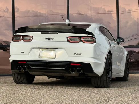 Used 2019 Chevrolet Camaro SS RWD image 11
