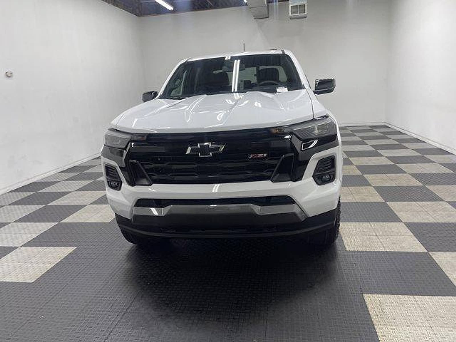 New 2026 Chevrolet Colorado Z71 w/ Midnight Edition AWD/4WD image 6