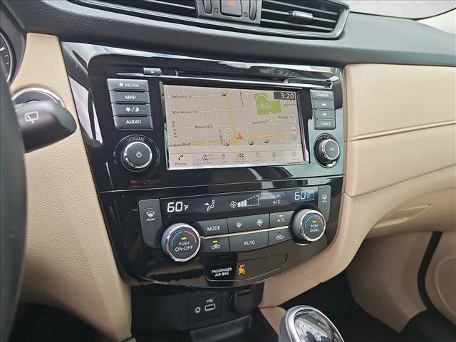 Used 2020 Nissan Rogue SV w/ Sun & Sound Touring Package AWD/4WD image 15