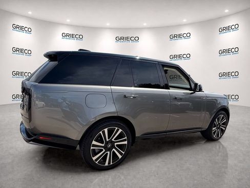 Used 2023 Land Rover Range Rover SE AWD/4WD image 7