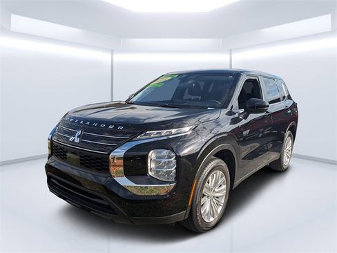 New 2025 Mitsubishi Outlander ES image 7