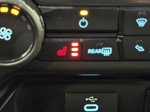 Used 2025 Ford F250 XLT w/ Black Appearance Package AWD/4WD image 7