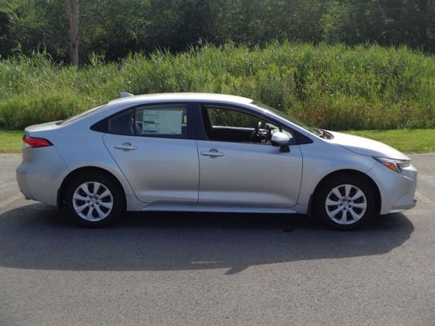 Used 2026 Toyota Corolla LE FWD image 4