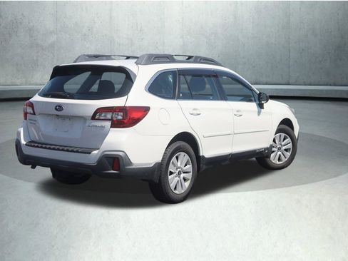 Used 2018 Subaru Outback 2.5i AWD/4WD image 13