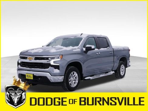 Used 2025 Chevrolet Silverado 1500 LT image 3
