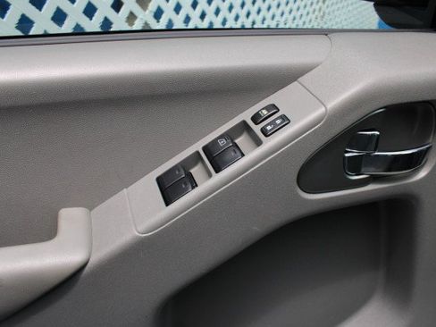 Used 2018 Nissan Frontier SV w/ Value Truck Package RWD image 25