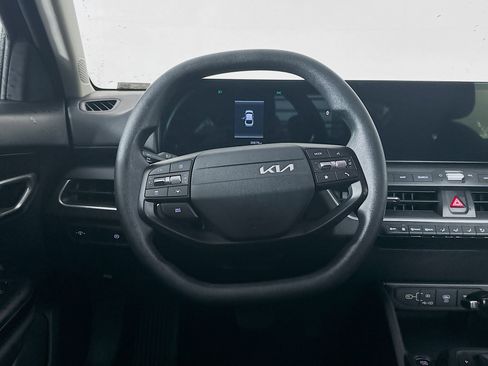 Used 2025 Kia K4 FWD image 18