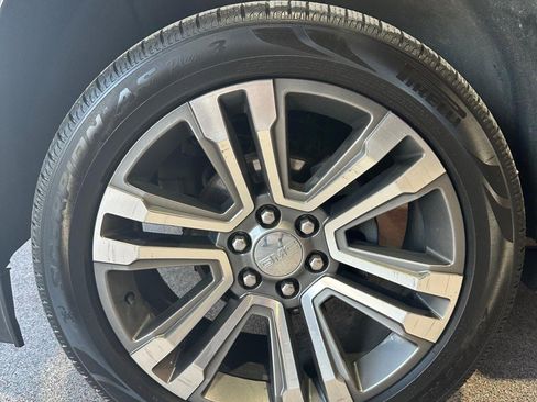 Used 2018 GMC Yukon Denali w/ Denali Ultimate Package image 9